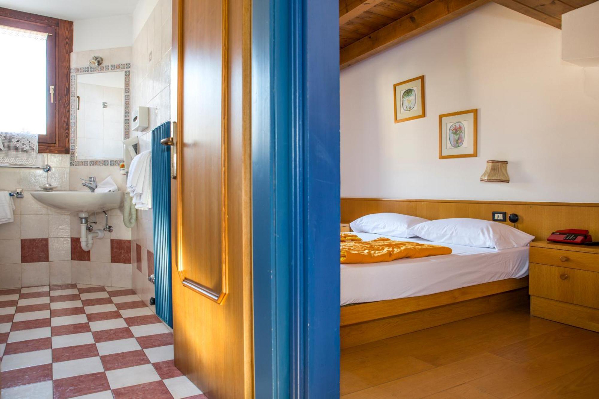 Hotel San Valier Cavalese Ruang foto