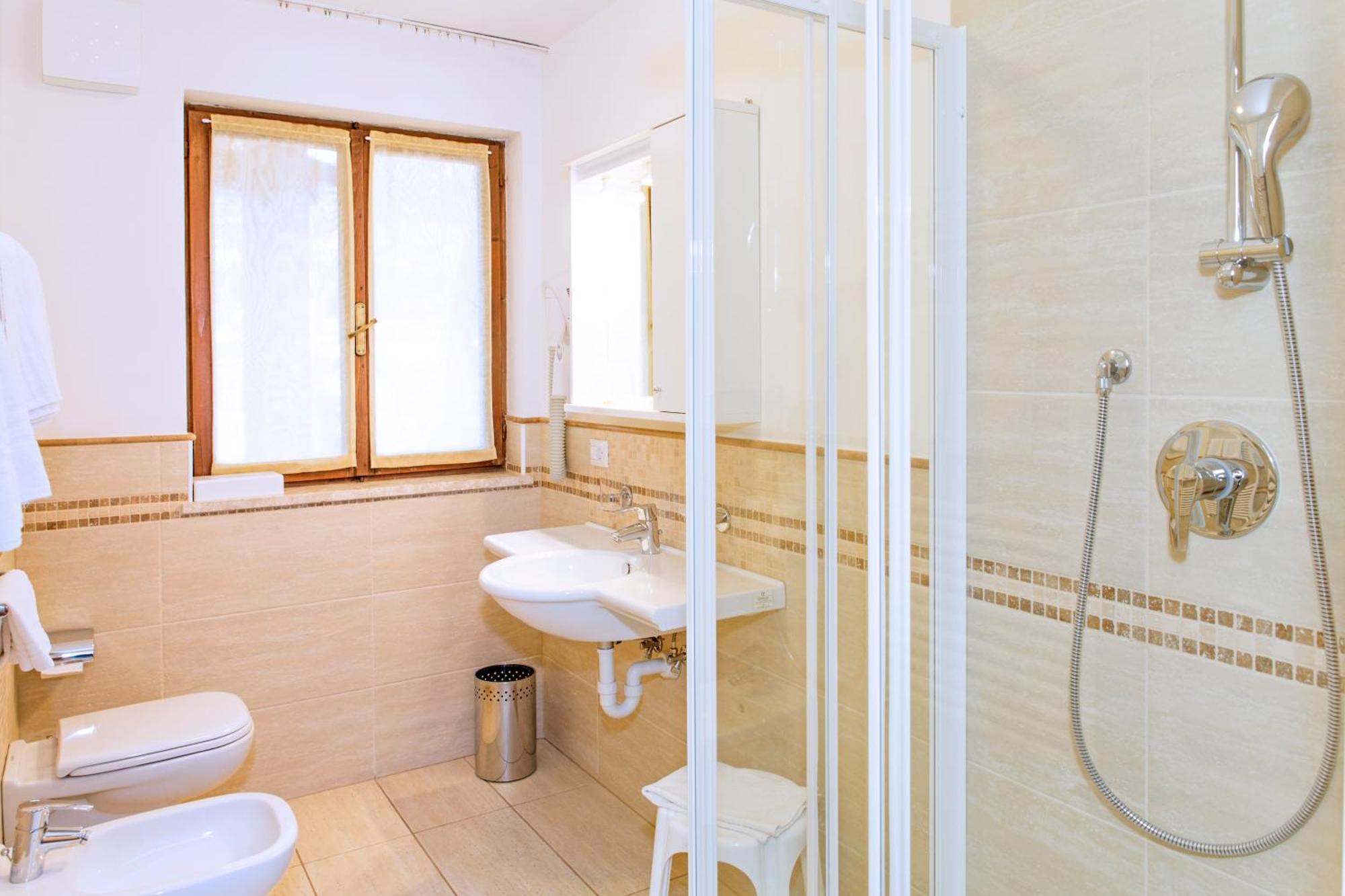 Hotel San Valier Cavalese Bagian luar foto